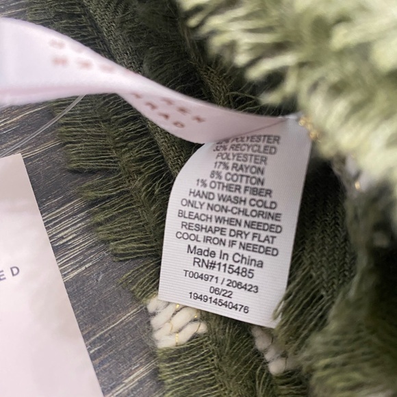 LC Lauren Conrad Grid Plaid Soft Wrap Scarf - Picture 5 of 9